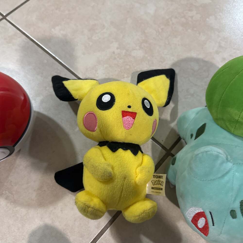 Pokemon Plush and Figure Lot - Pikachu, Bulbasaur, Jigglypuff, Marill, Pokeball - Picture 6 of 7